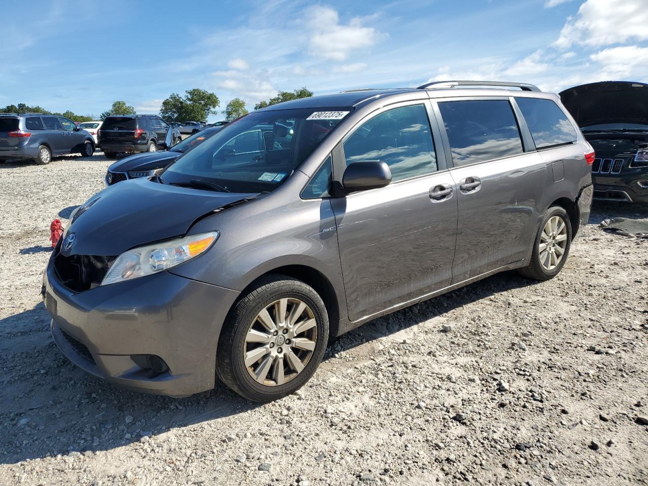 2017 TOYOTA SIENNA