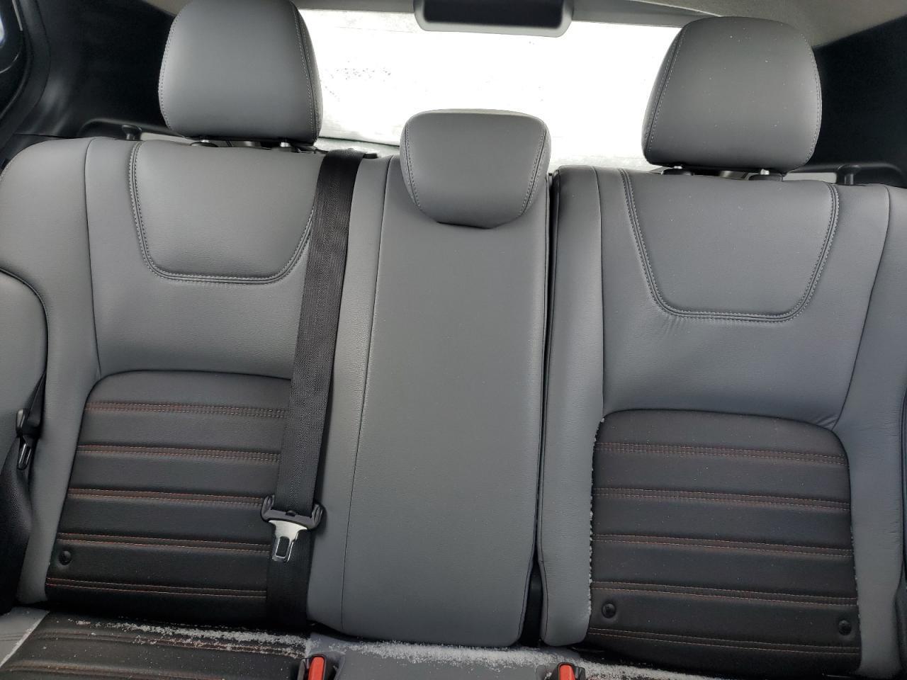 2021 NISSAN KICKS