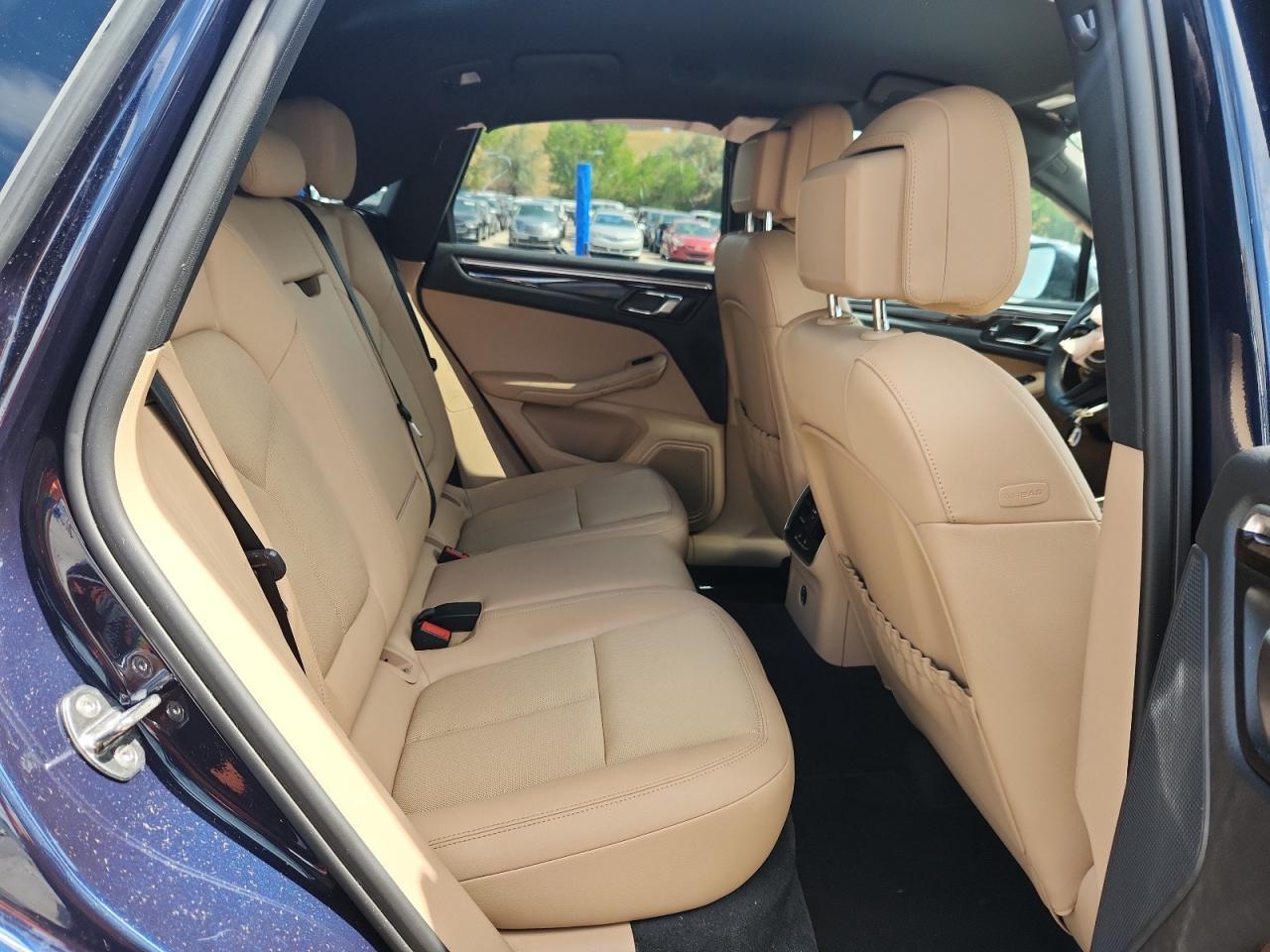2023 PORSCHE Macan