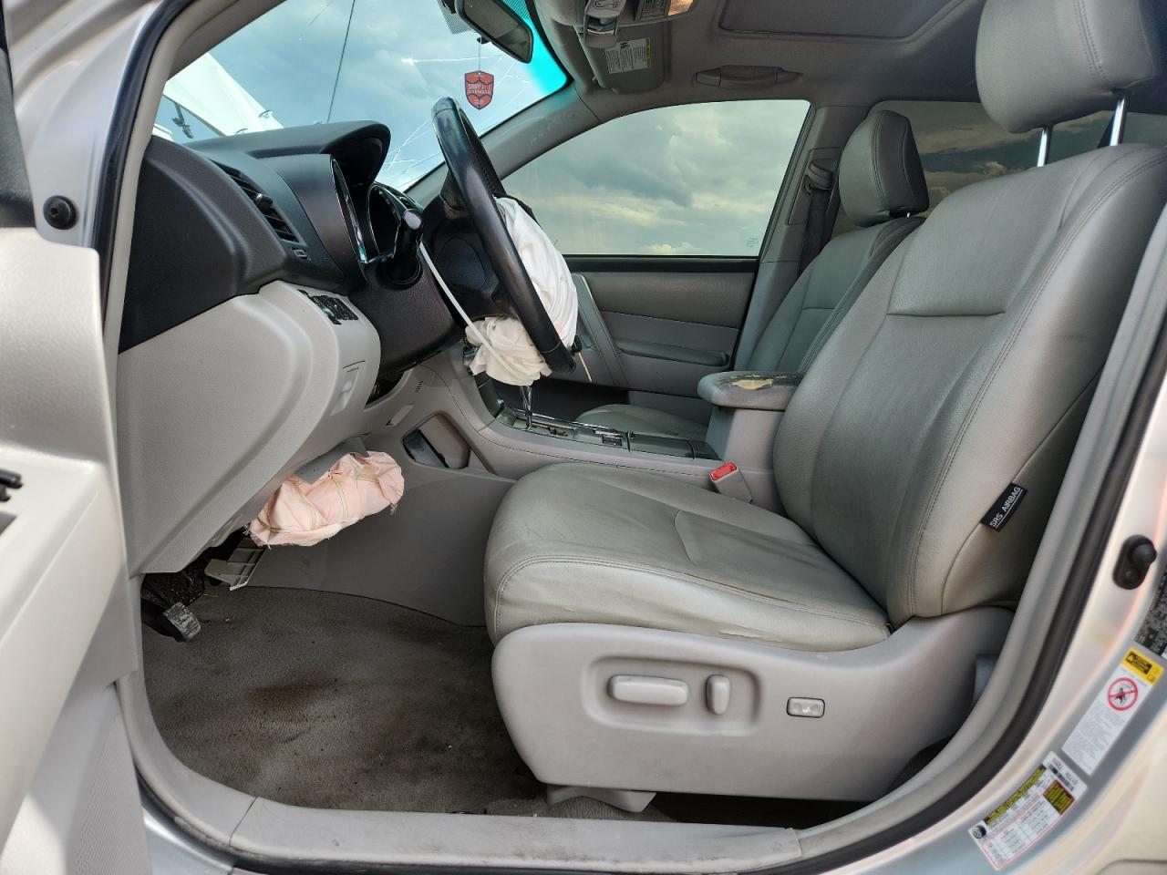 2010 TOYOTA HIGHLANDER