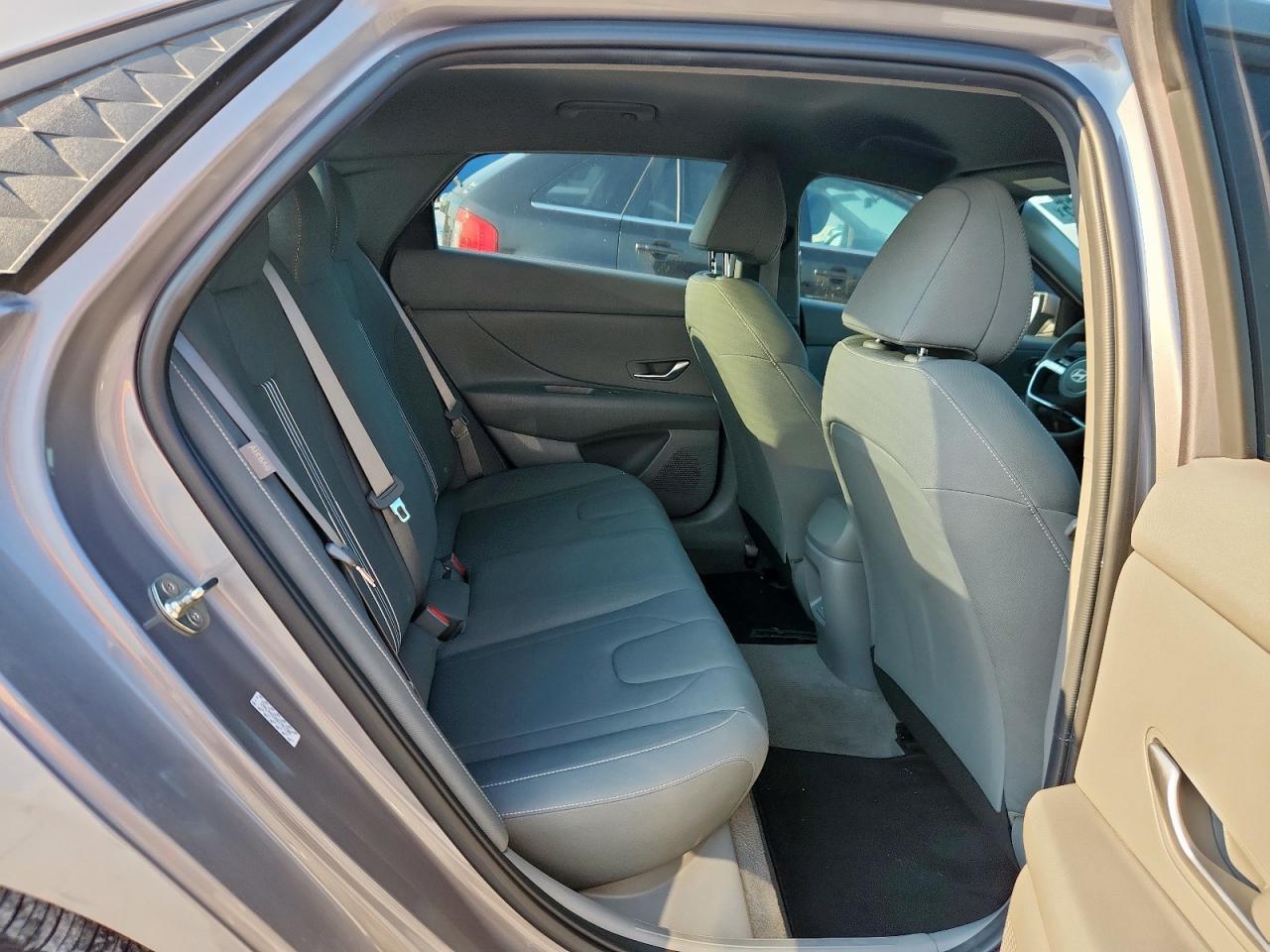 2024 HYUNDAI ELANTRA