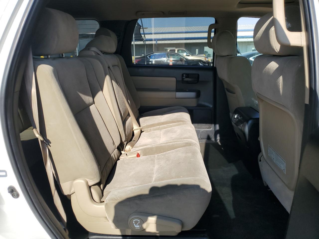 2013 TOYOTA Sequoia