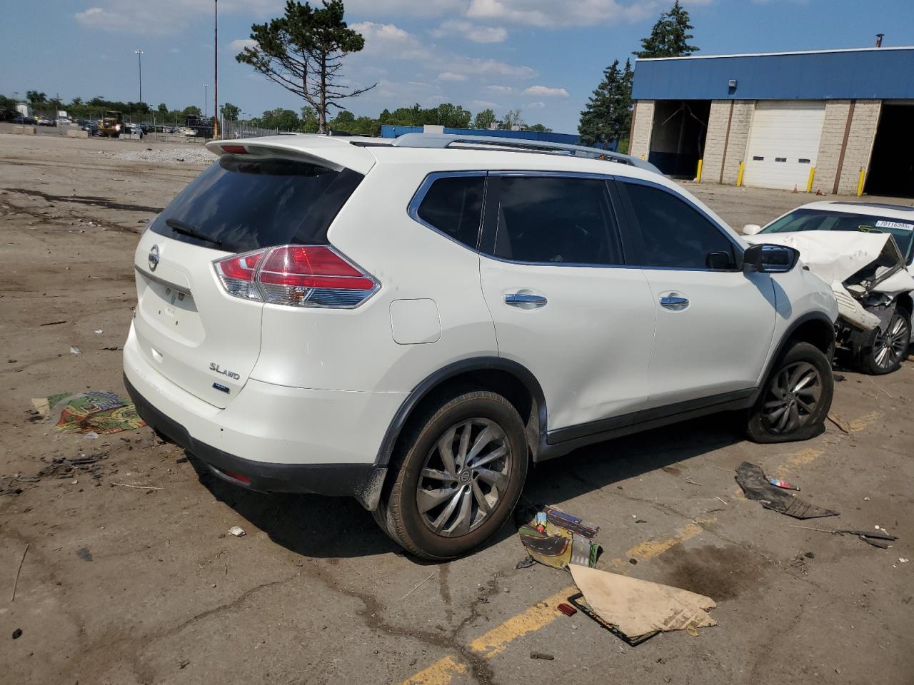 2015 NISSAN ROGUE