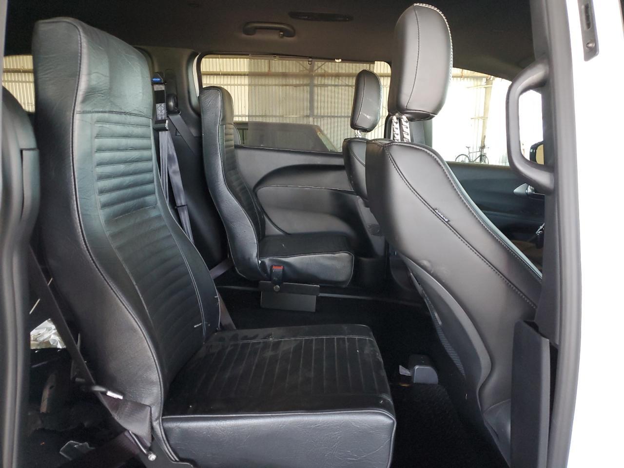 2025 CHRYSLER Voyager