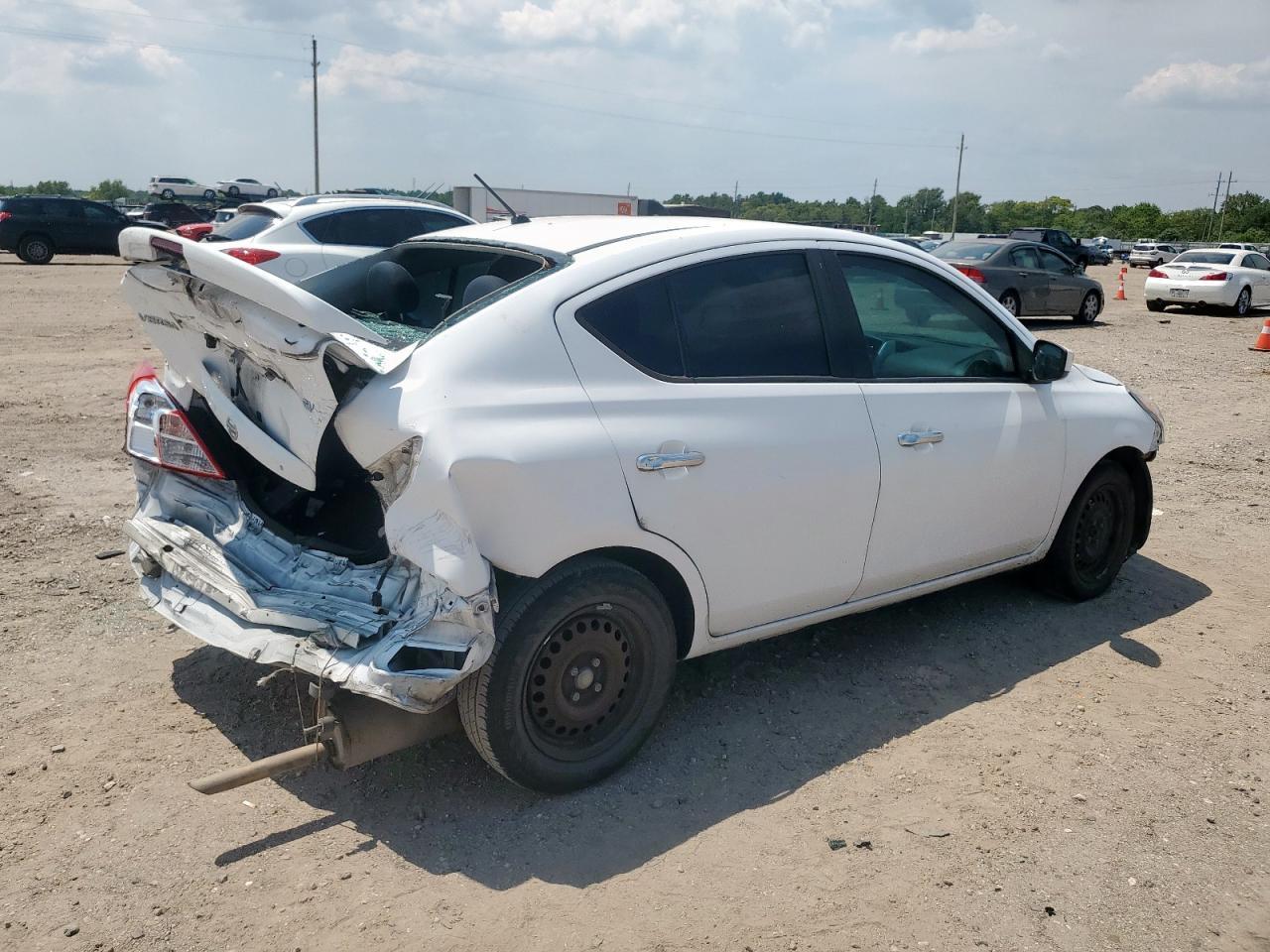 2019 NISSAN VERSA