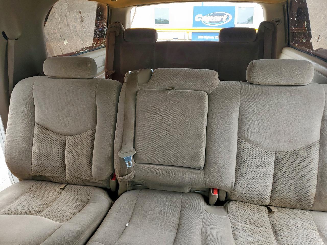 2004 CHEVROLET Suburban