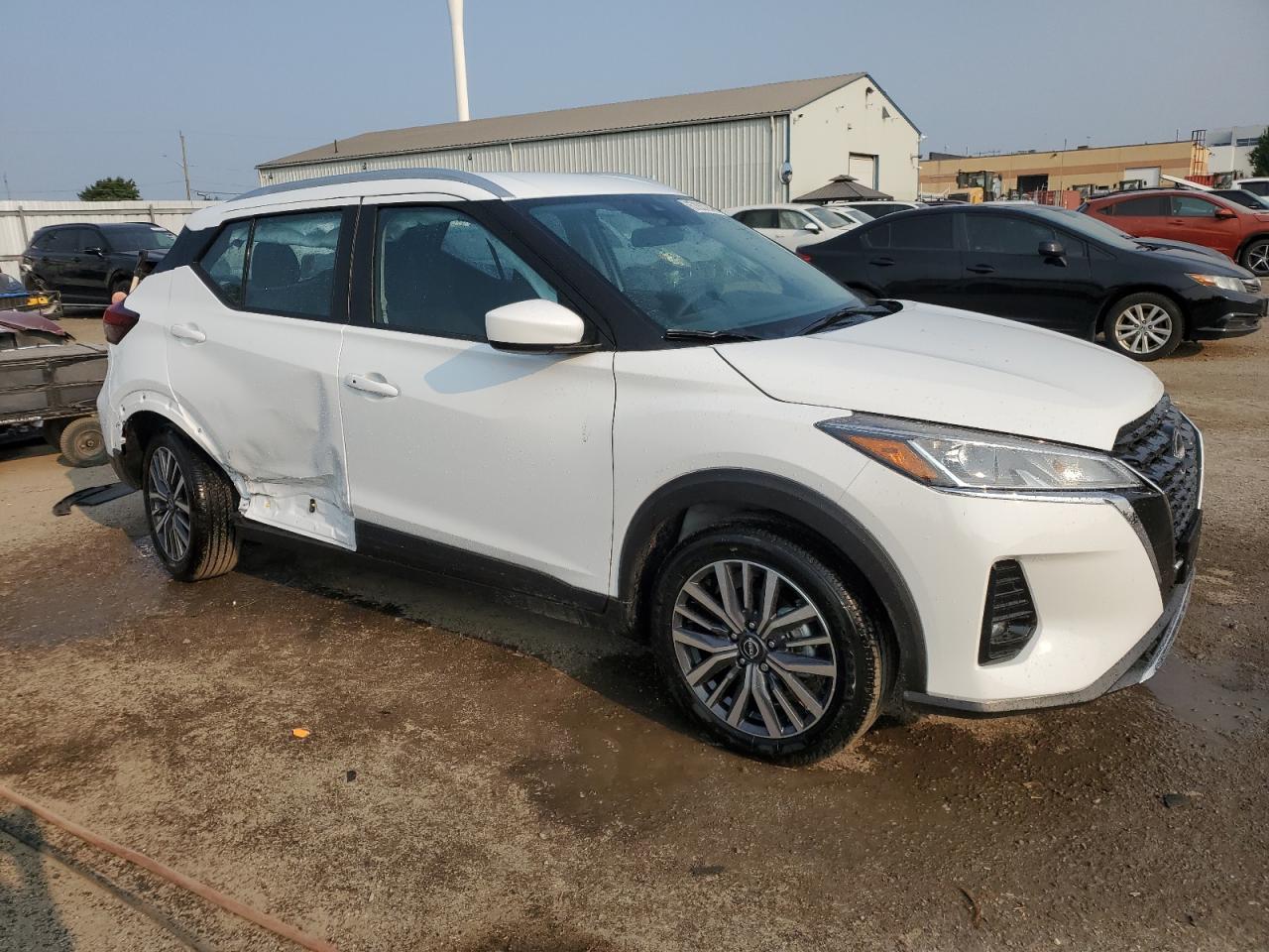 2025 NISSAN KICKS