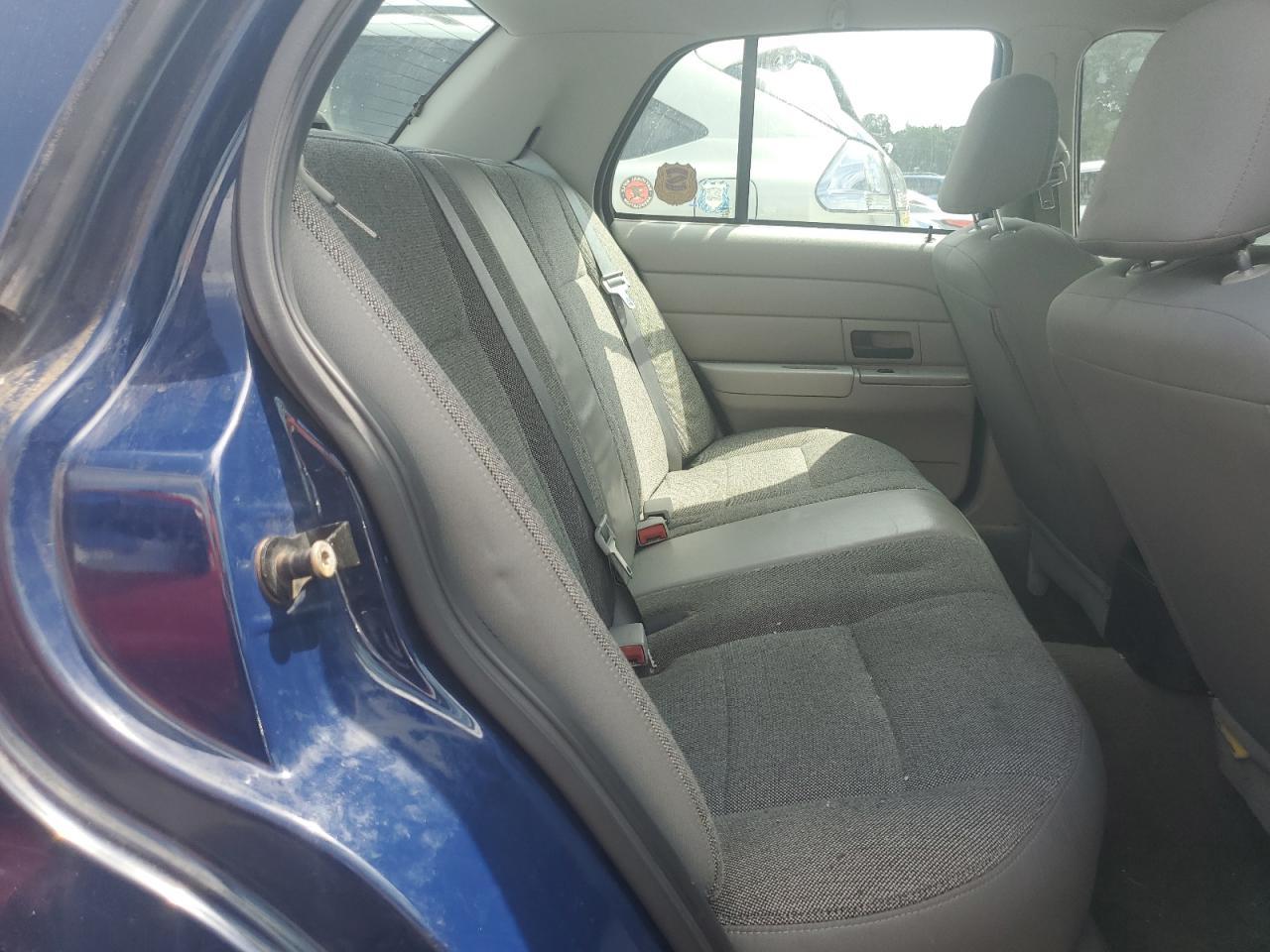 2003 FORD Crown Victoria