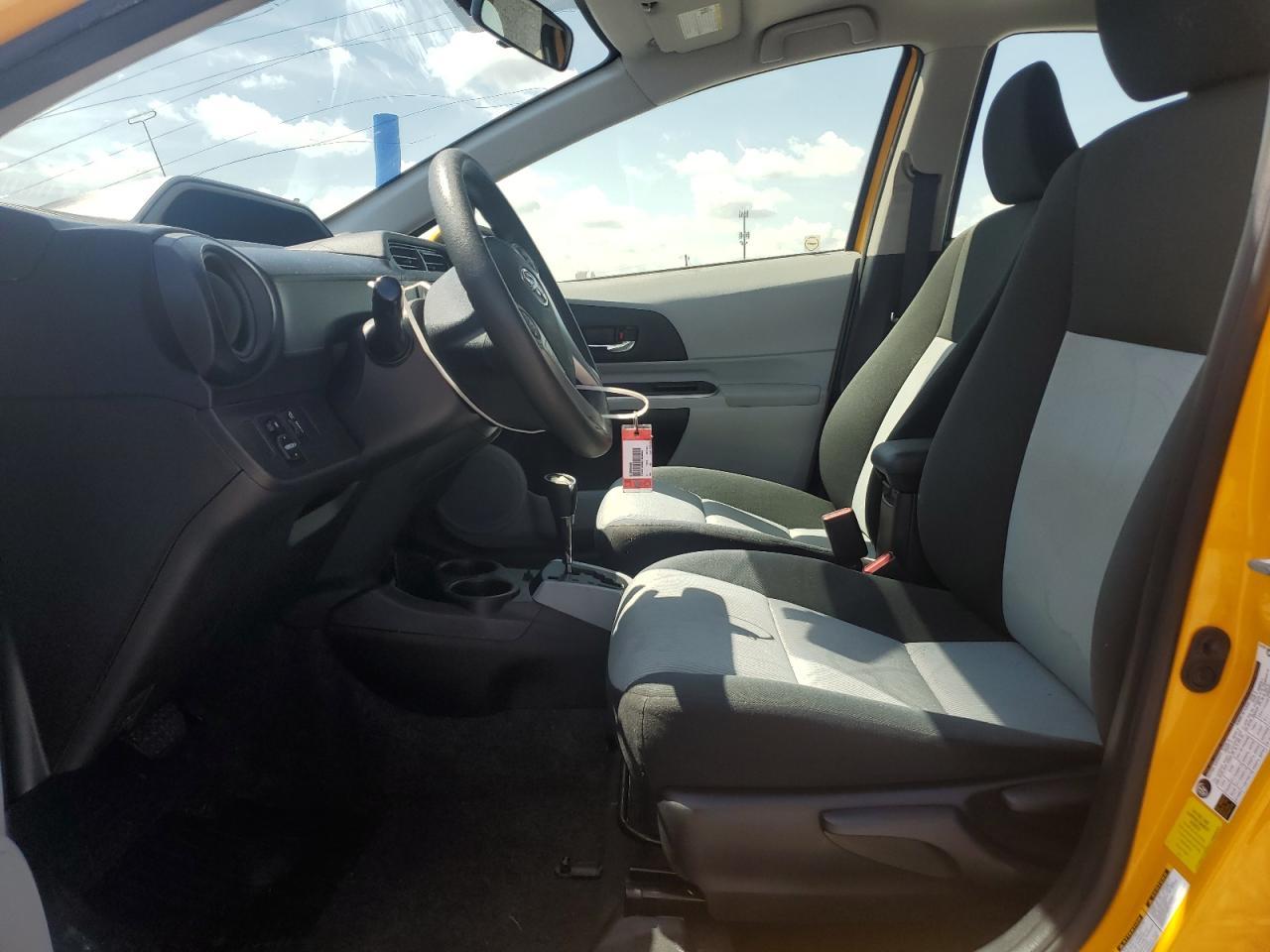2014 TOYOTA Prius c