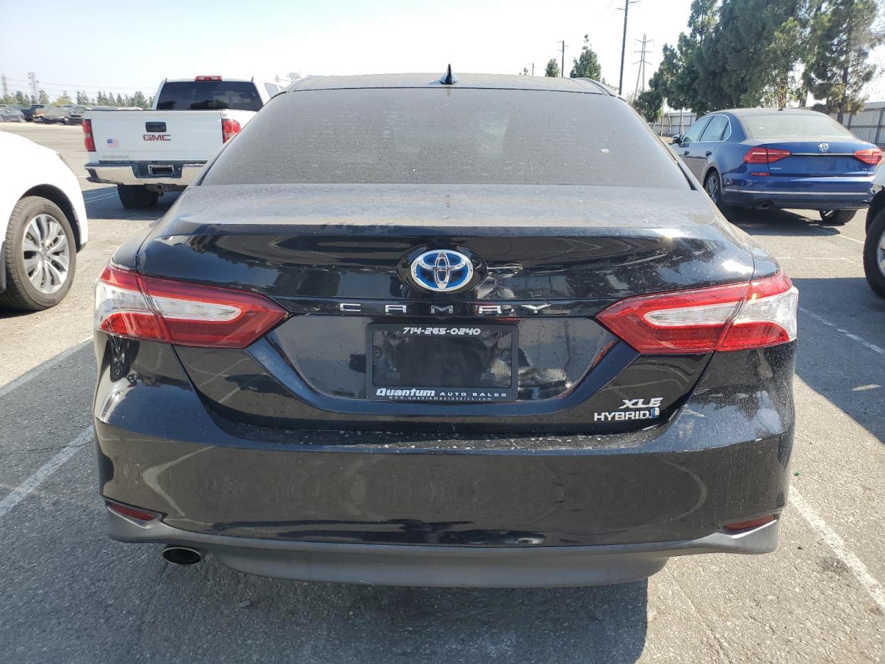 2018 TOYOTA CAMRY