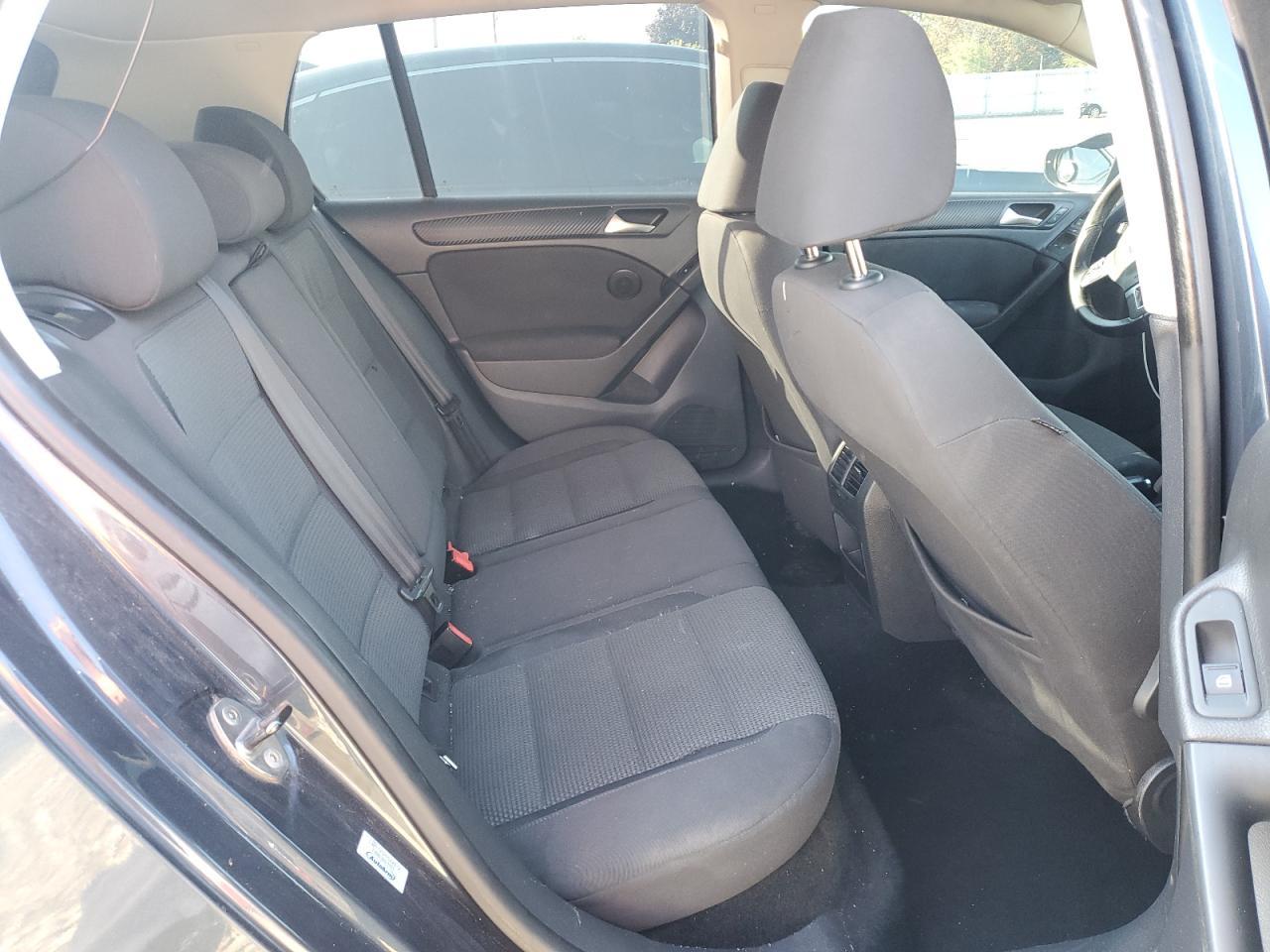 2011 VOLKSWAGEN GOLF