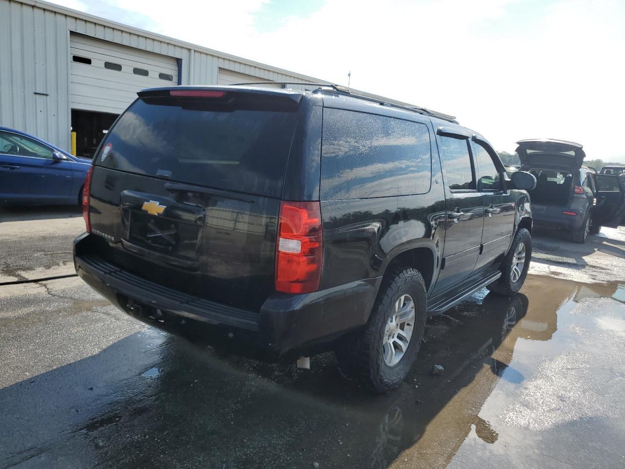 2013 CHEVROLET Suburban