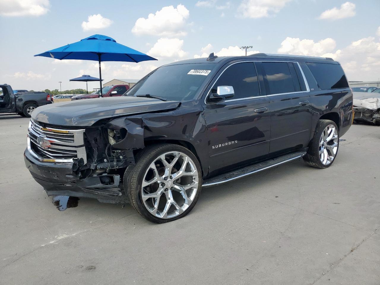 2016 CHEVROLET Suburban