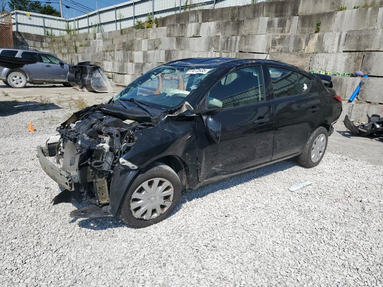 2017 NISSAN VERSA
