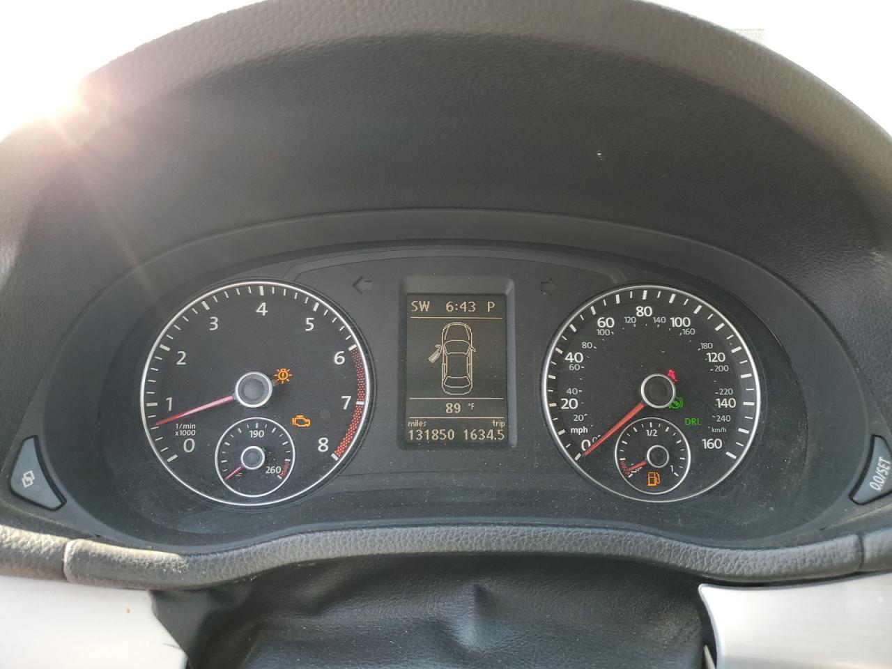 2012 VOLKSWAGEN Passat