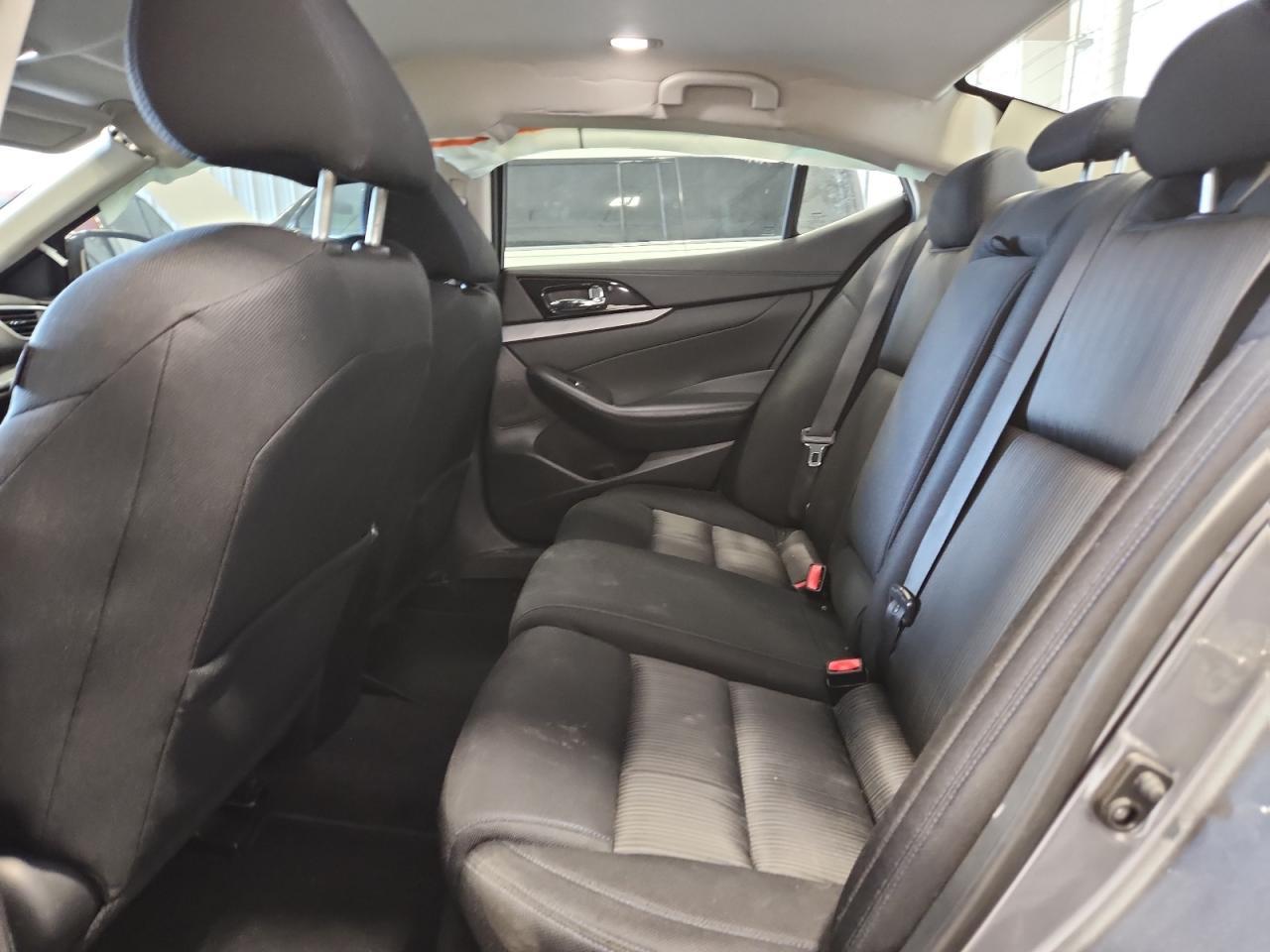 2016 NISSAN Maxima