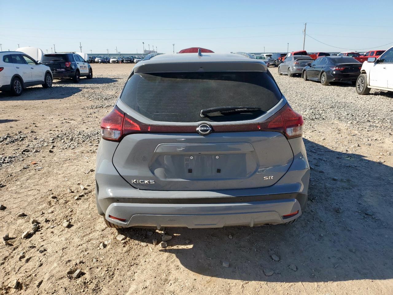 2024 NISSAN KICKS