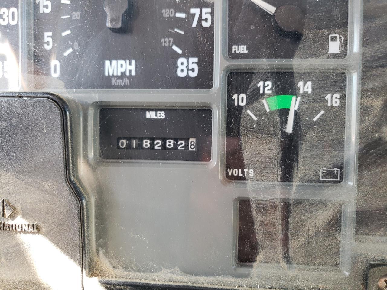 2001 INTERNATIONAL 3000 3800