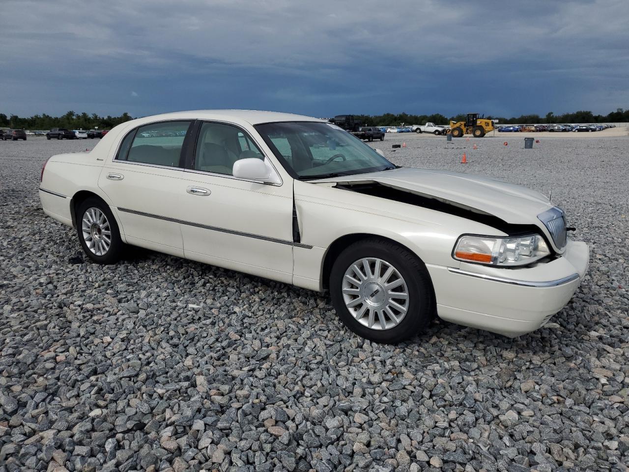 2003 LINCOLN Town Car