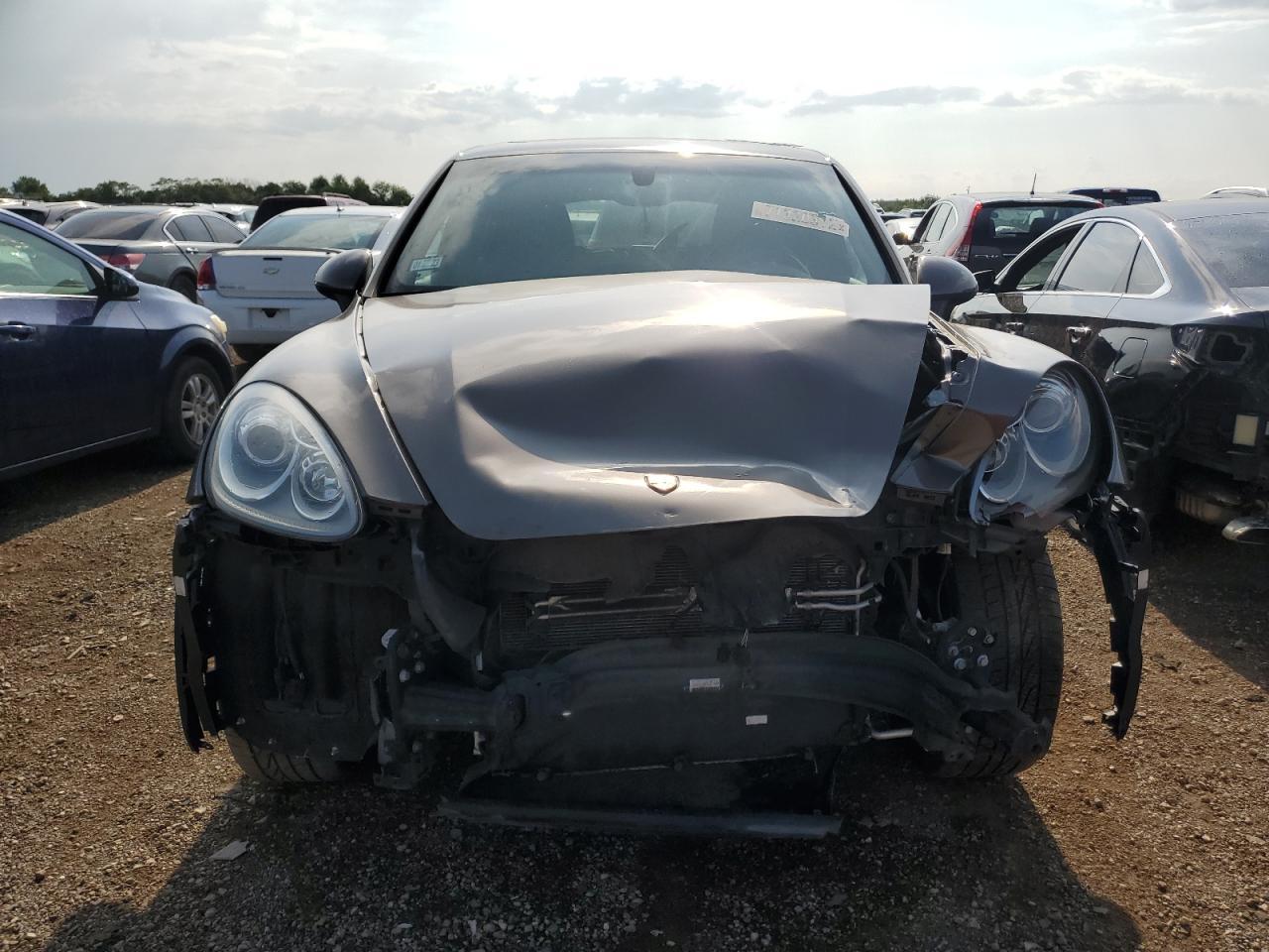 2014 PORSCHE CAYENNE