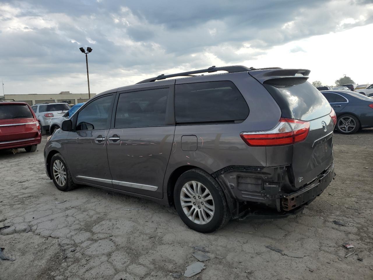 2015 TOYOTA SIENNA