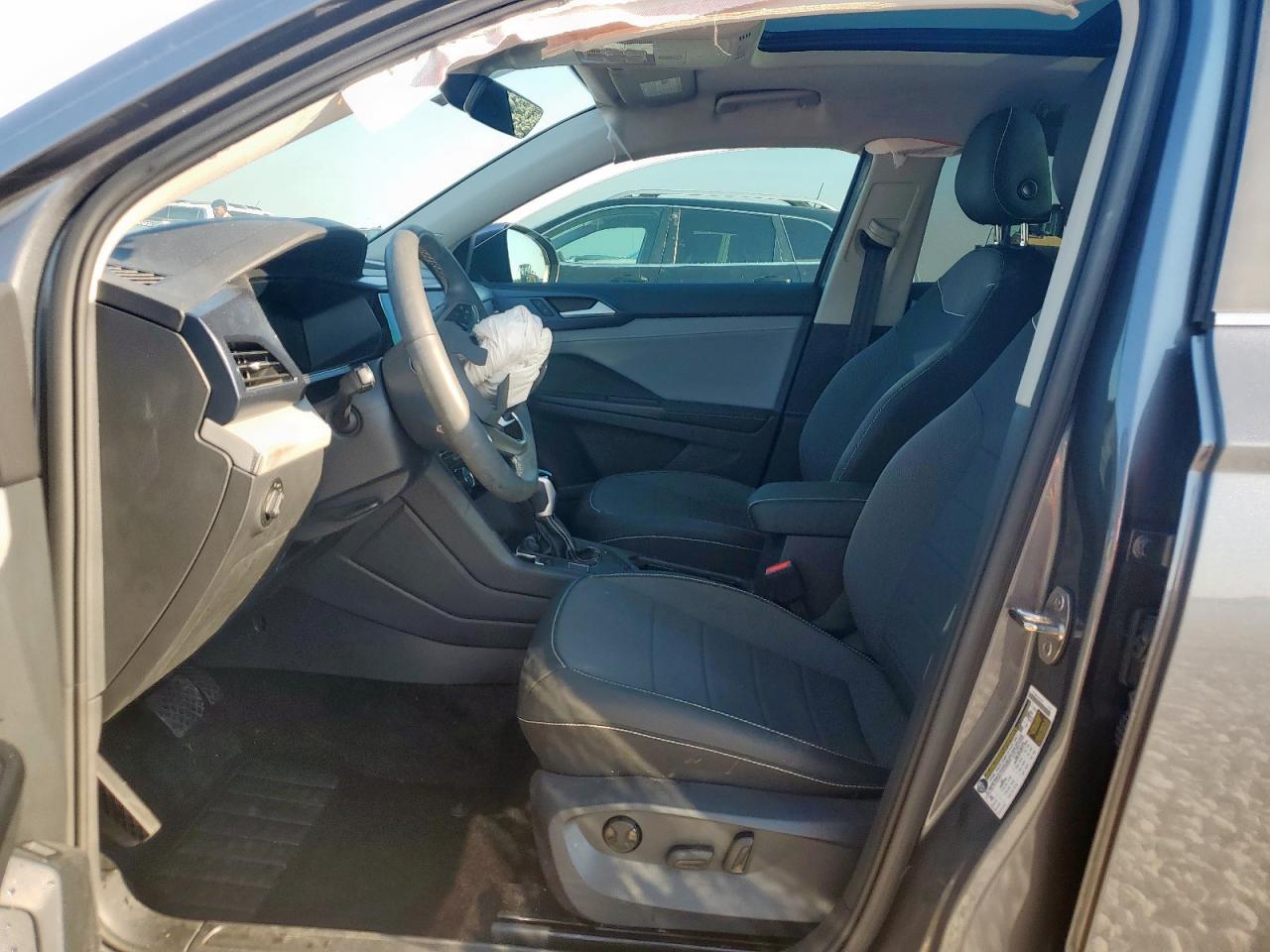 2024 VOLKSWAGEN Taos