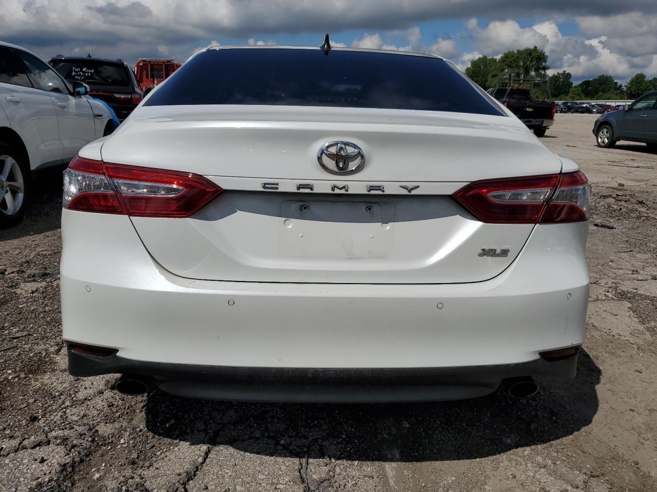 2018 TOYOTA CAMRY