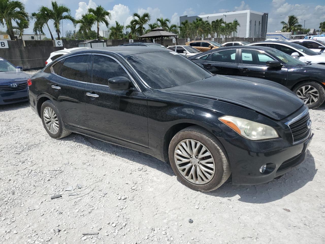 2011 INFINITI M37