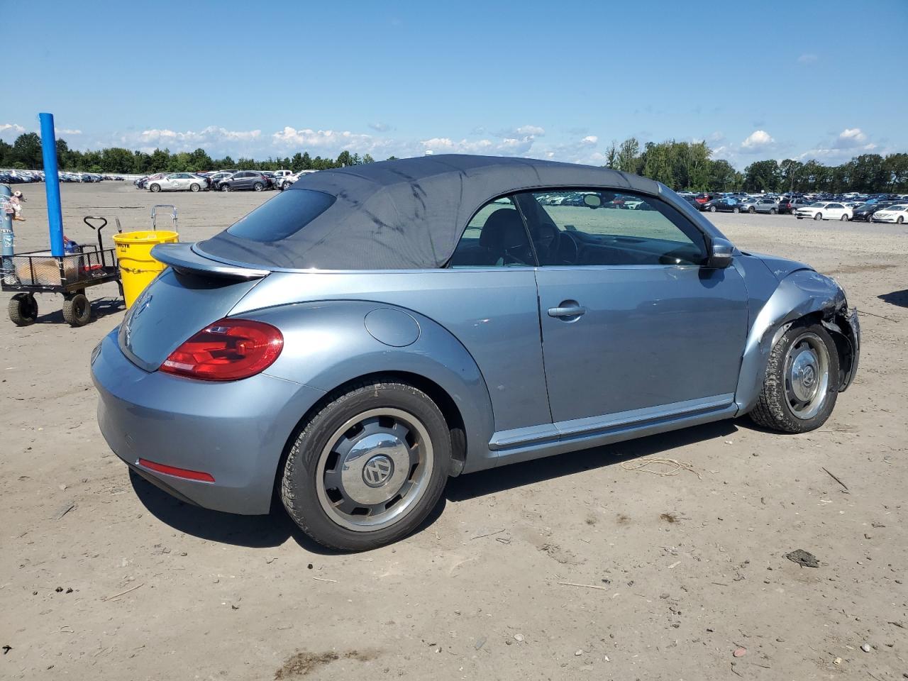 2016 VOLKSWAGEN Beetle