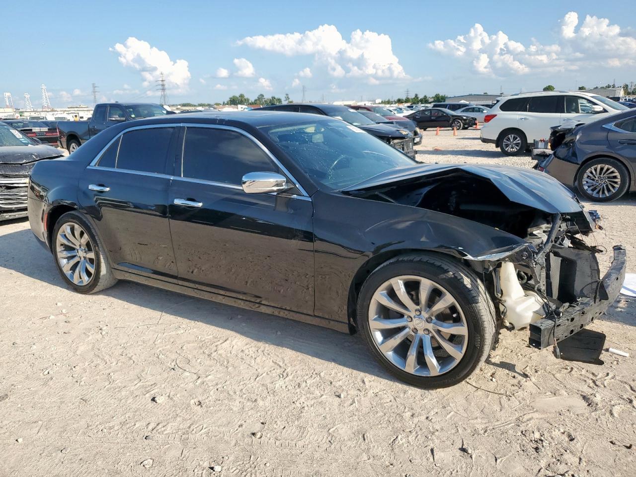 2019 CHRYSLER 300