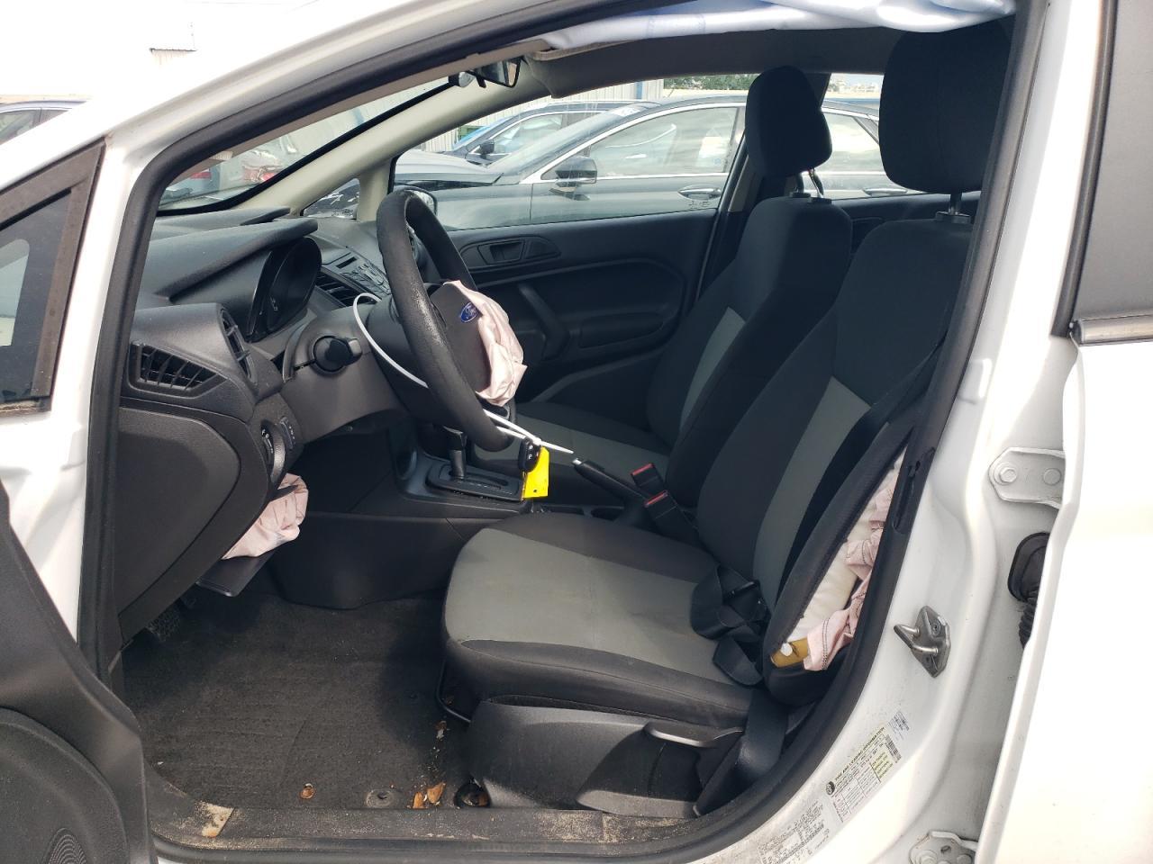 2016 FORD Fiesta
