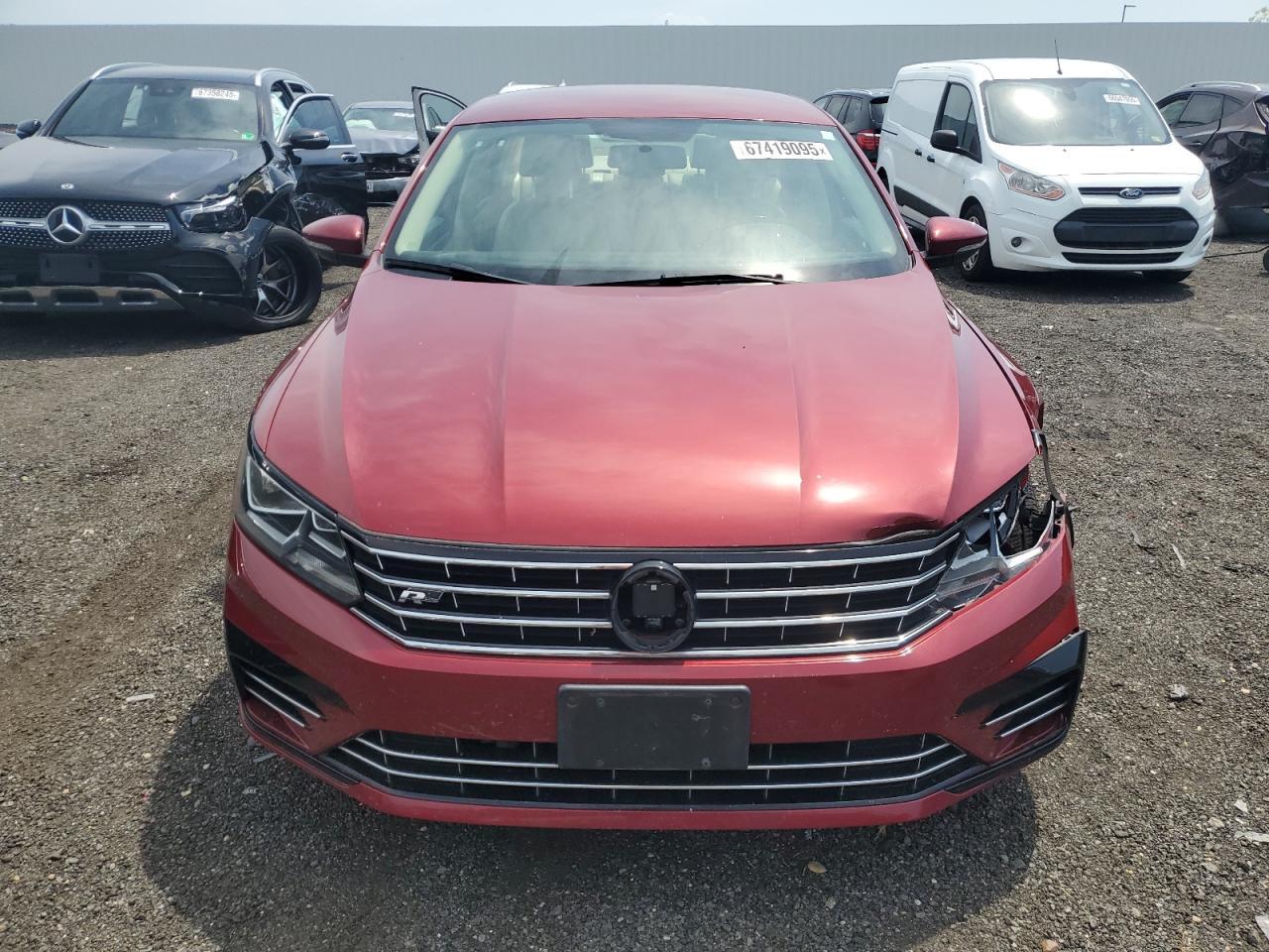2017 VOLKSWAGEN Passat