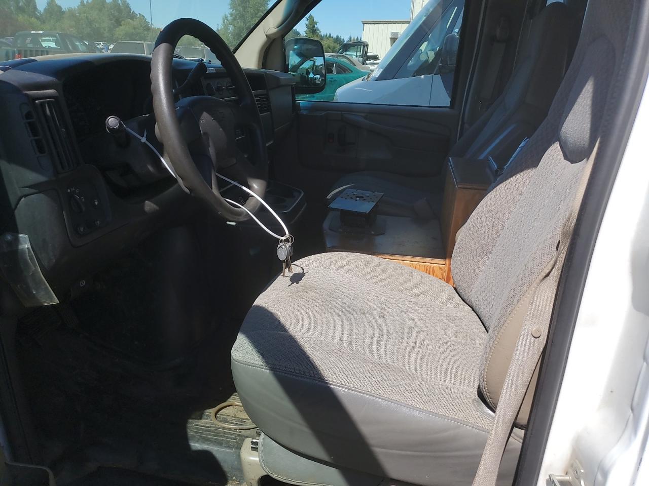 2004 CHEVROLET EXPRESS 2500
