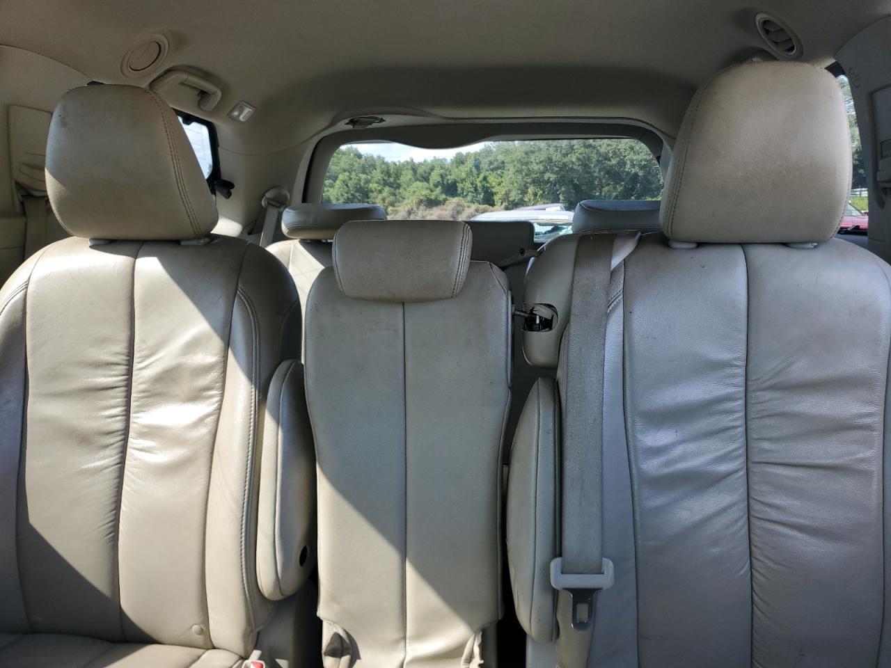 2012 TOYOTA SIENNA