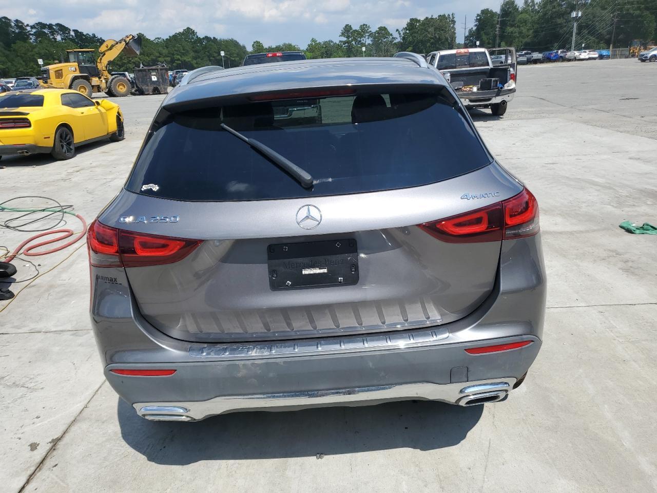 2021 MERCEDES-BENZ GLA-Class