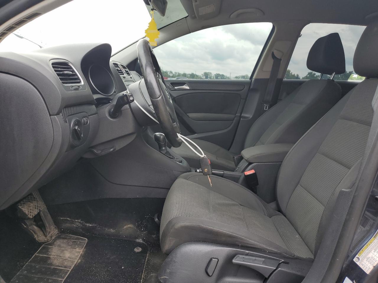 2011 VOLKSWAGEN GOLF