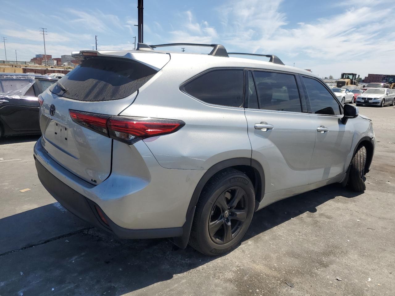 2022 TOYOTA HIGHLANDER