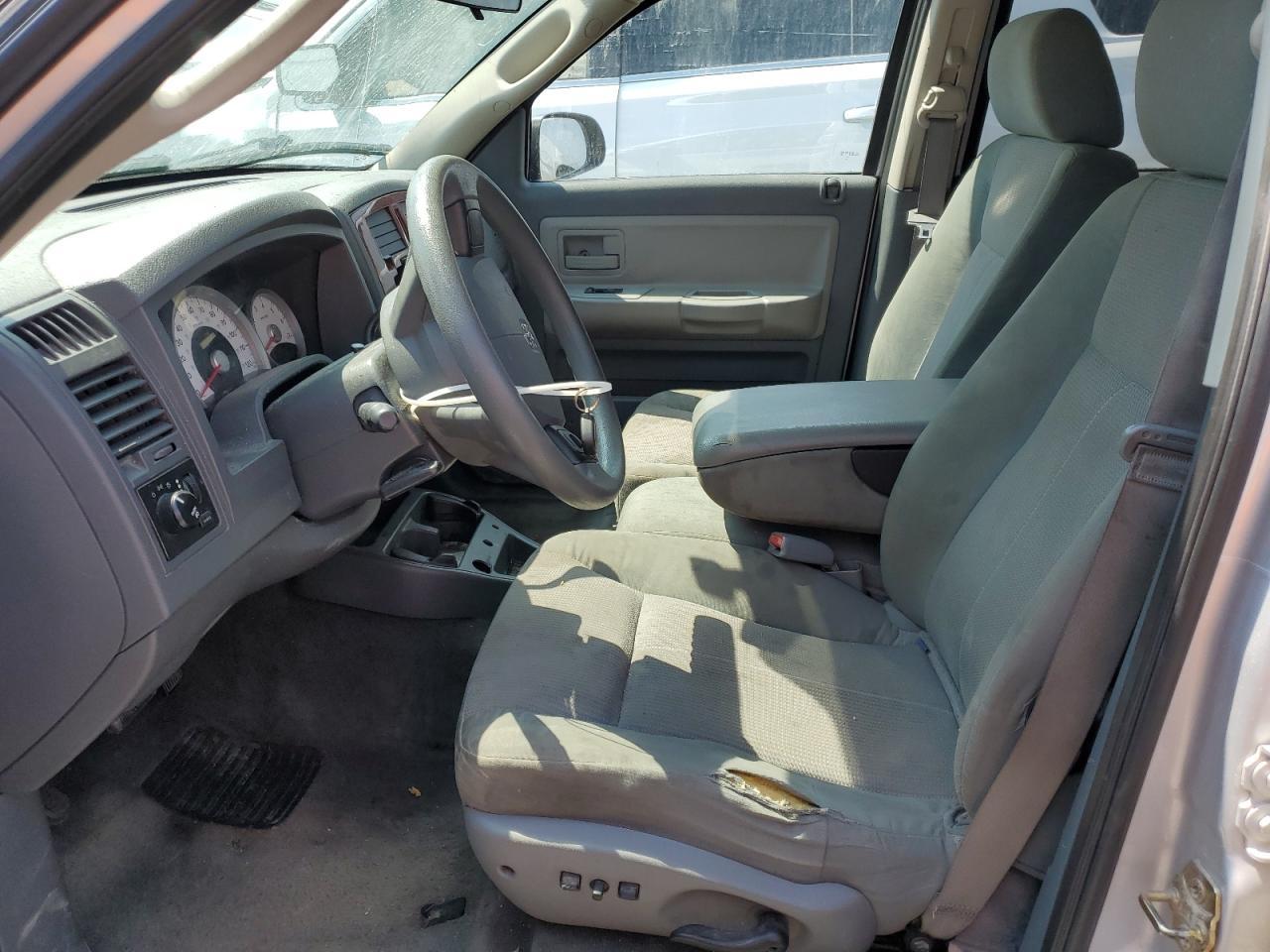 2005 DODGE Dakota