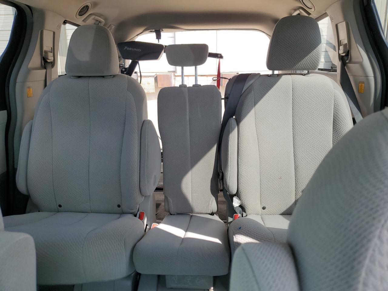 2013 TOYOTA SIENNA