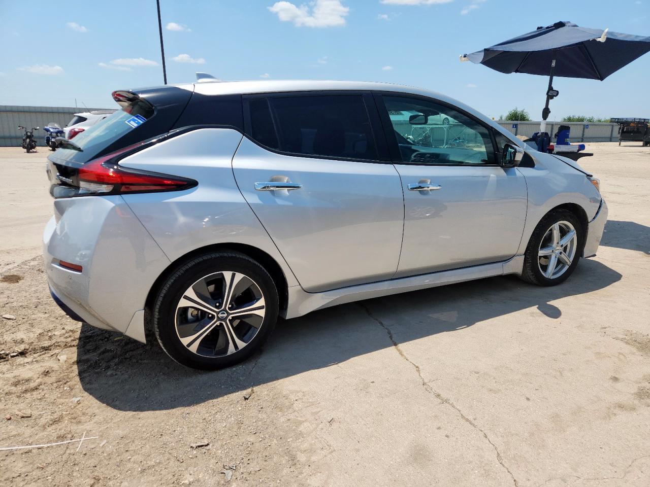 2021 NISSAN LEAF