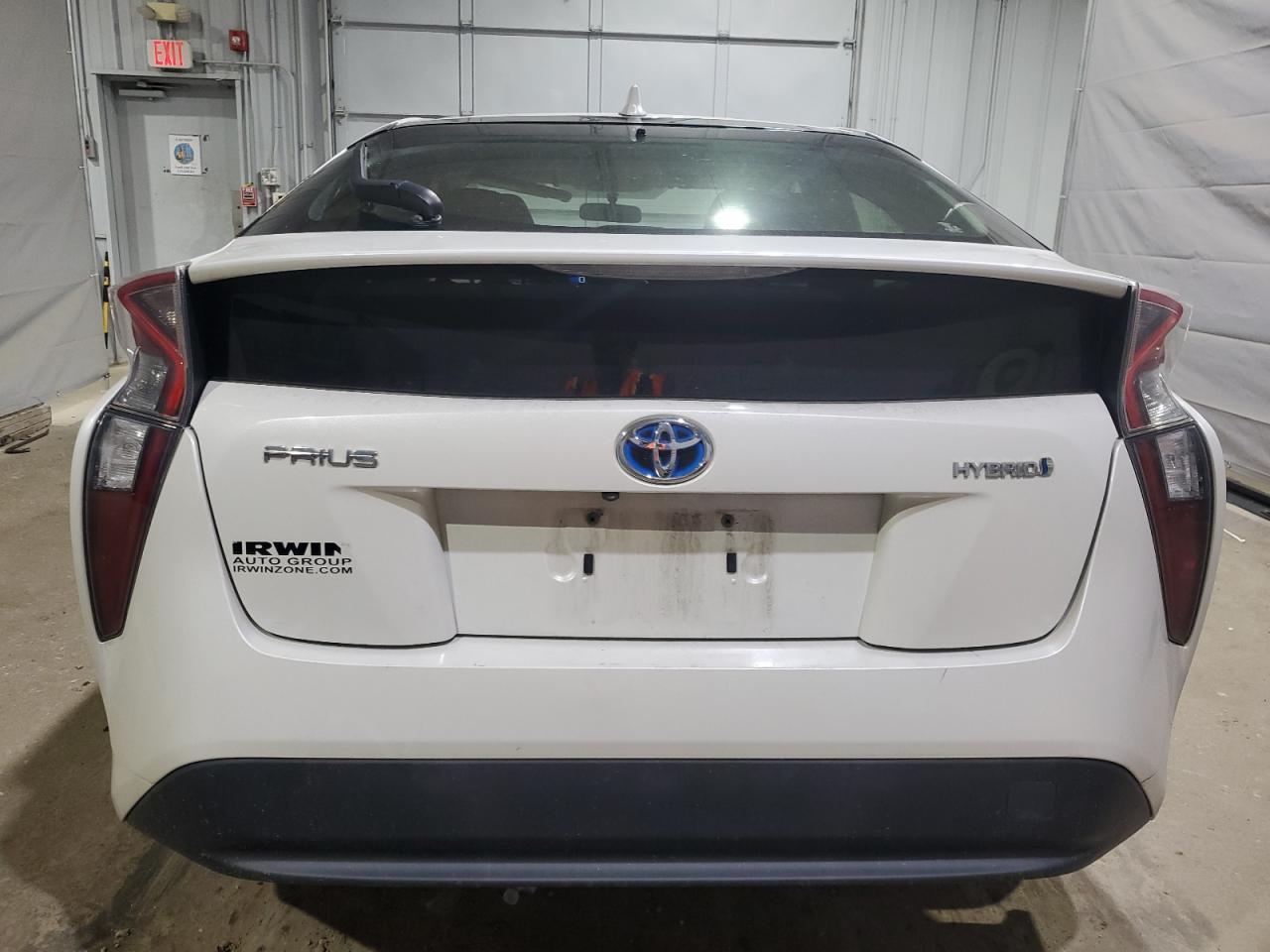 2016 TOYOTA PRIUS