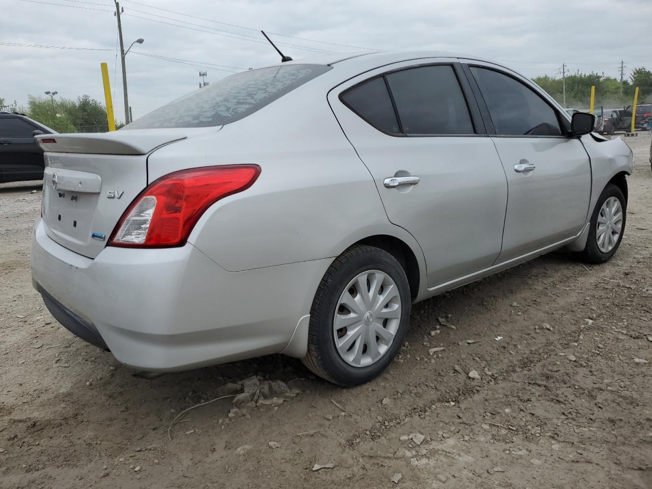 2016 NISSAN VERSA