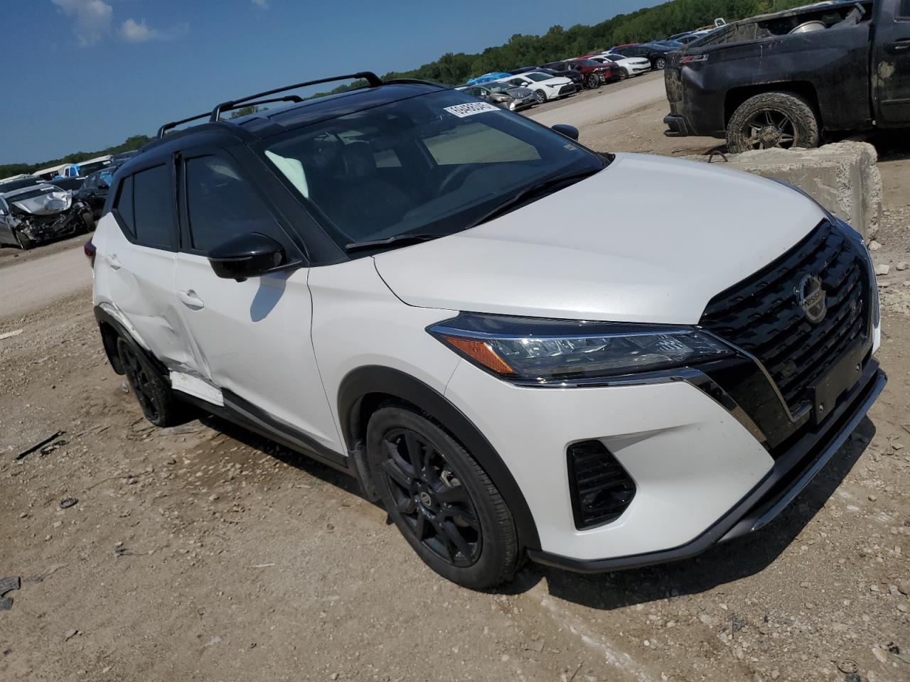 2021 NISSAN KICKS