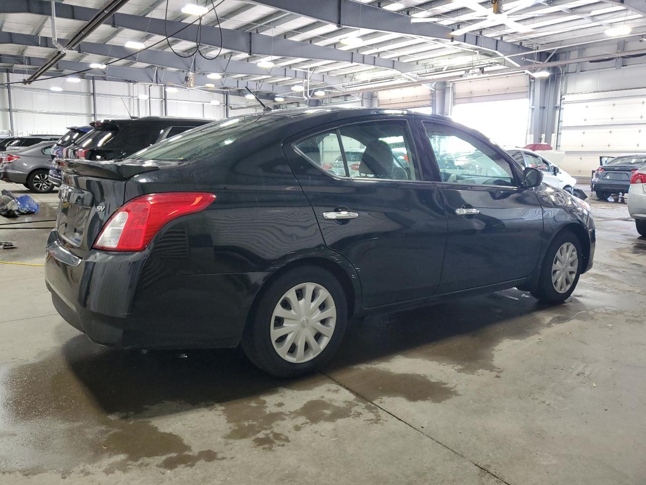 2017 NISSAN VERSA