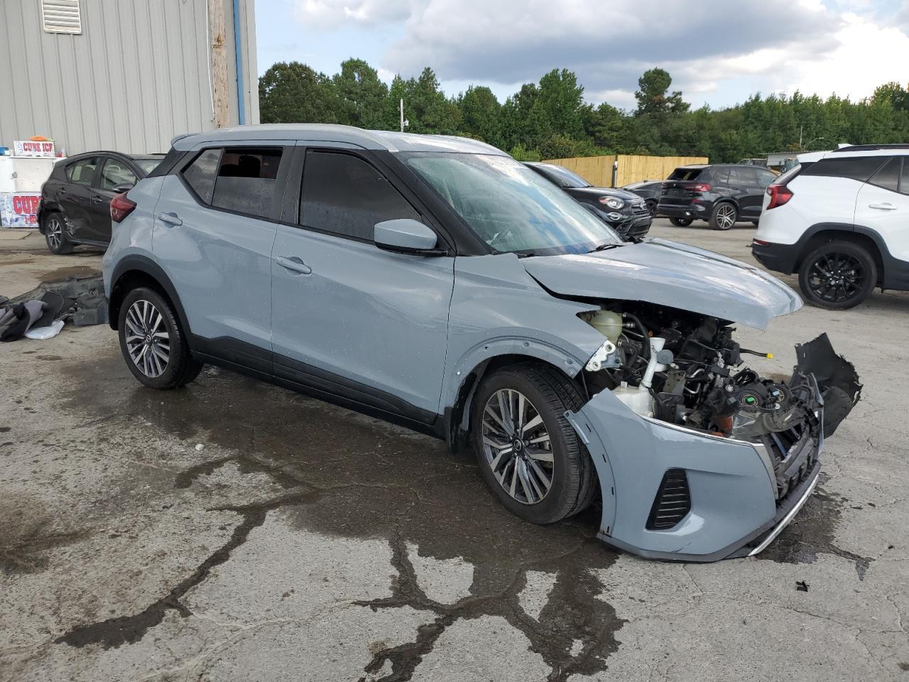 2021 NISSAN KICKS