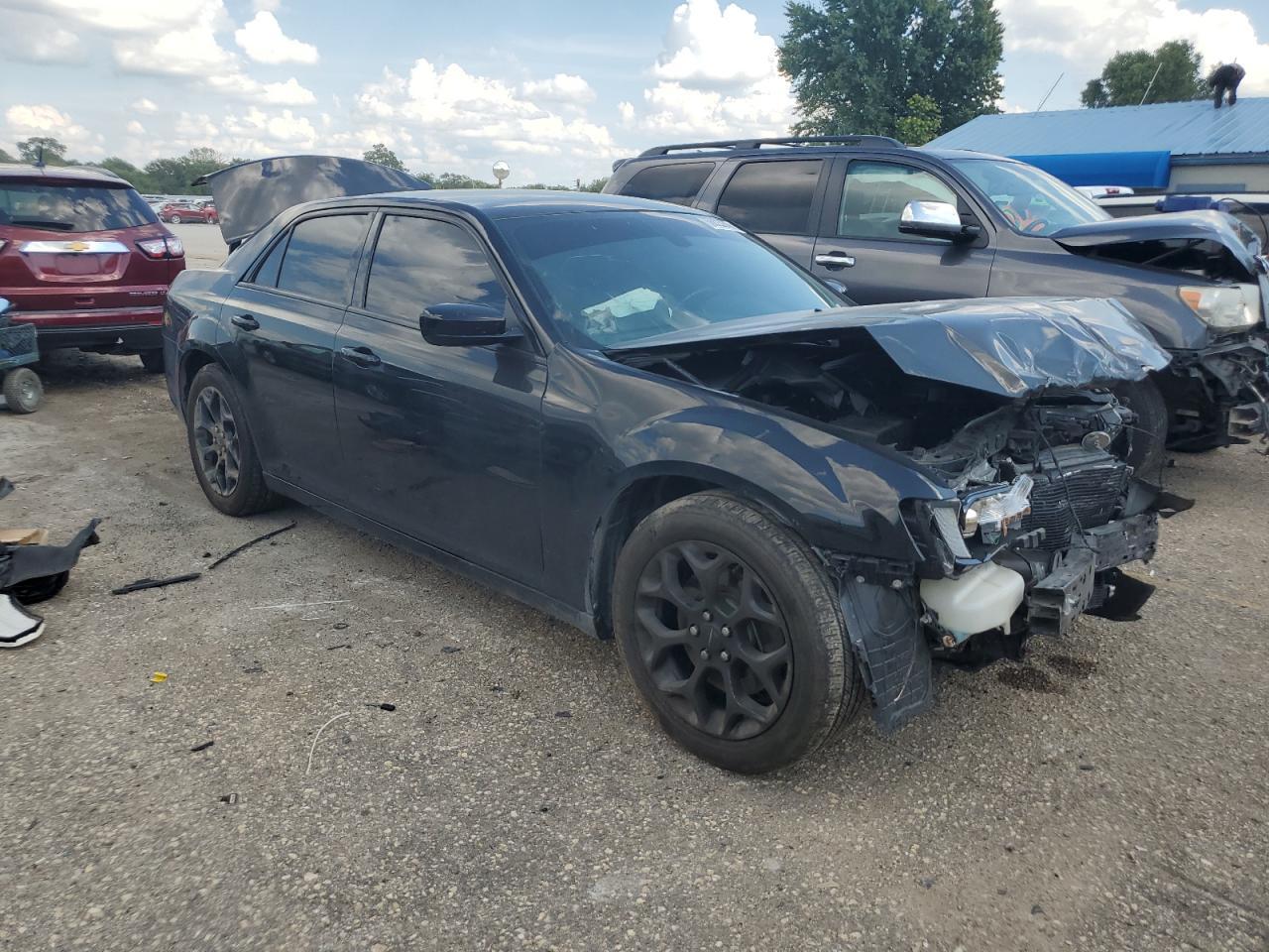 2019 CHRYSLER 300