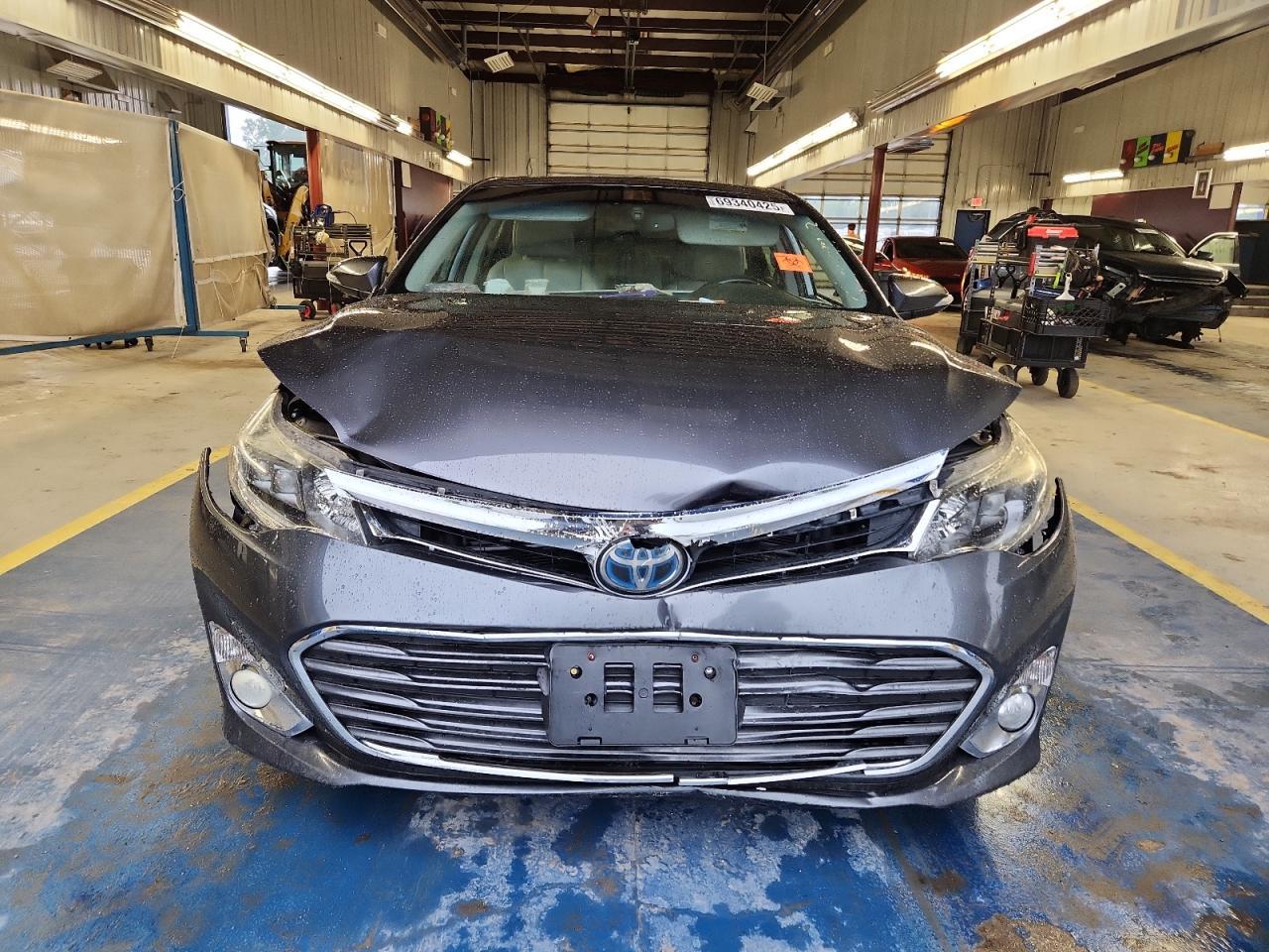 2013 TOYOTA Avalon
