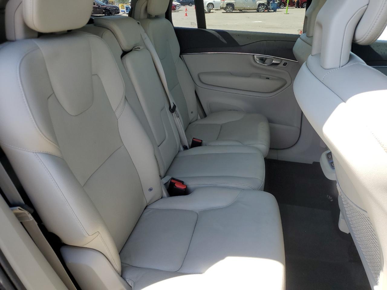 2020 VOLVO XC90