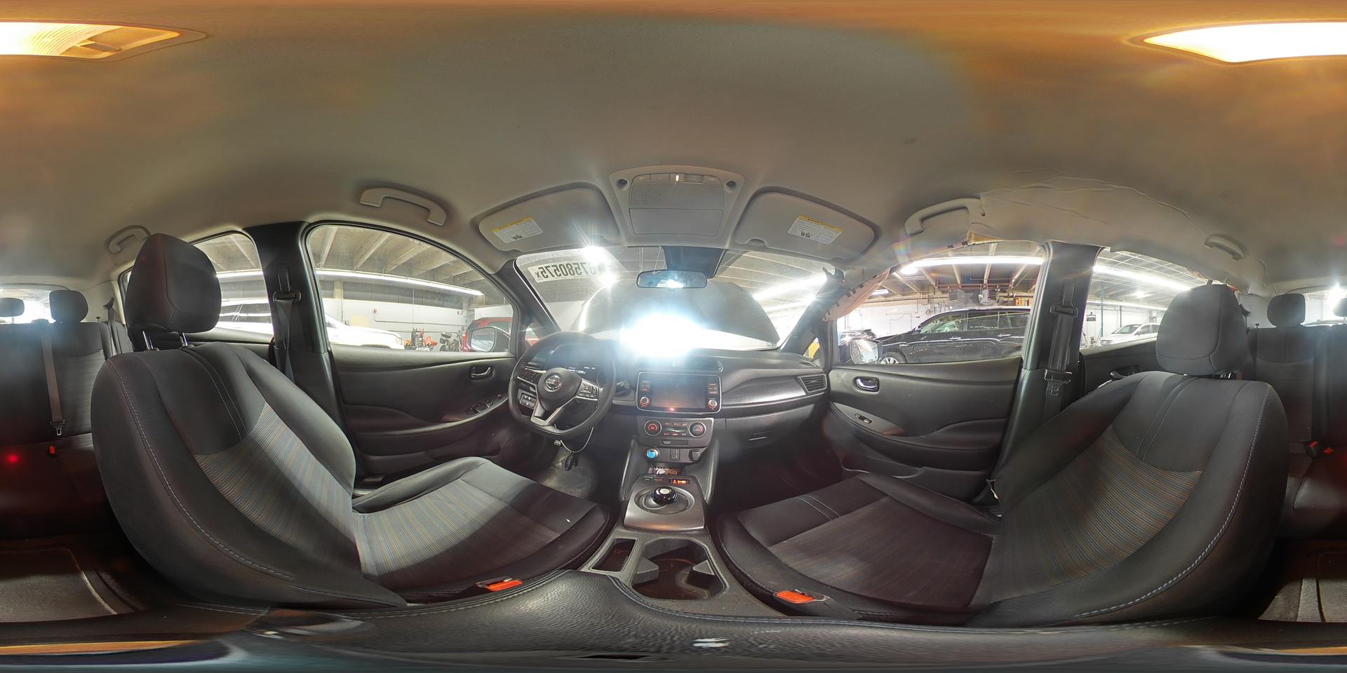 2021 NISSAN LEAF