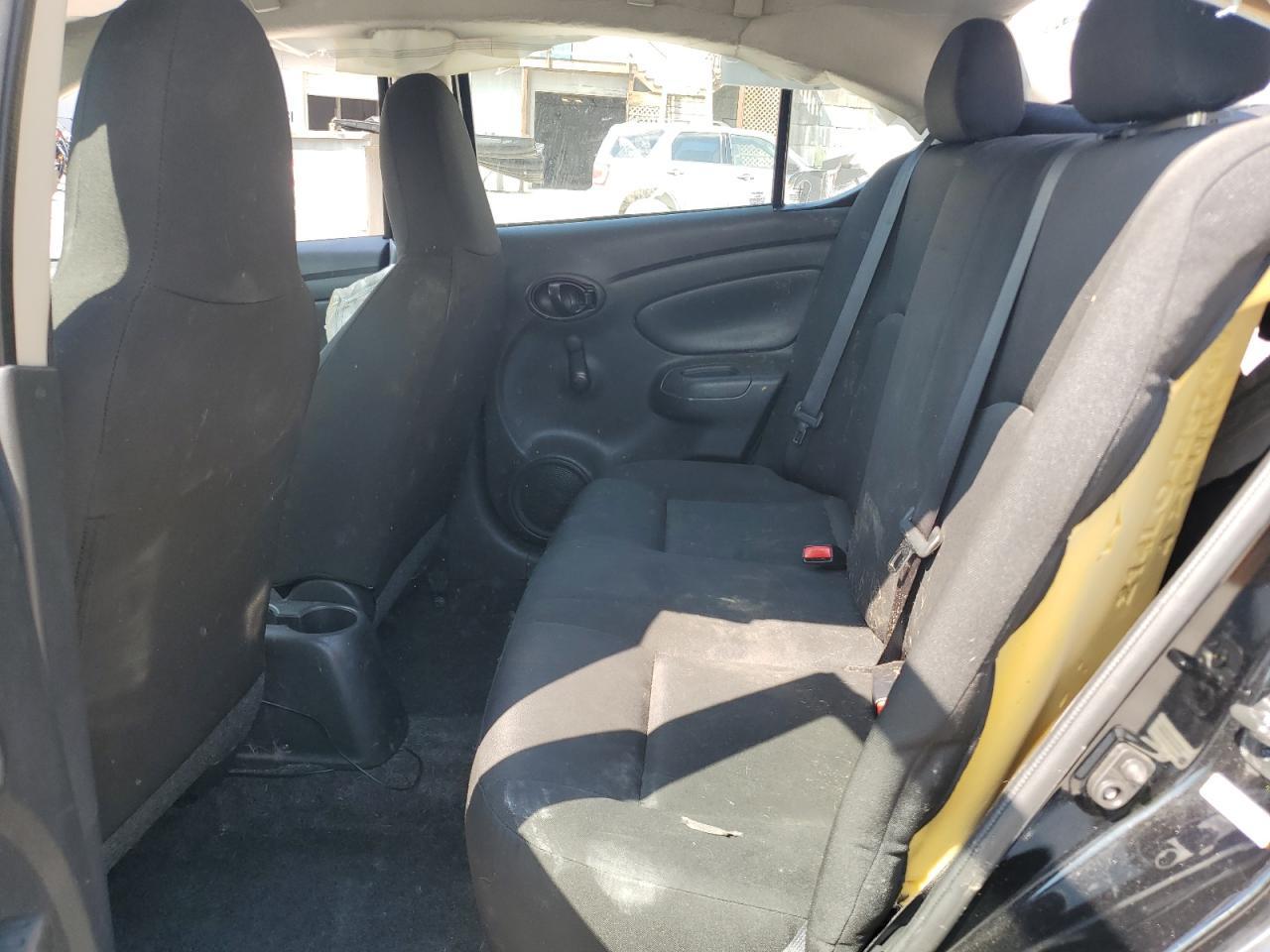 2017 NISSAN VERSA